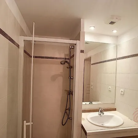 Apartment F2 Avec Terrasse, Clim, Parking Prive, Proche Centre-ville Et Thermes, Animaux Acceptes - Fr-1-451-135 *