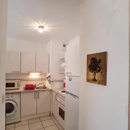 Apartment F2 Avec Terrasse, Clim, Parking Prive, Proche Centre-ville Et Thermes, Animaux Acceptes - Fr-1-451-135 *