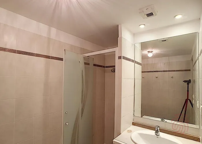 Apartamento F2 Avec Terrasse, Clim, Parking Prive, Proche Centre-ville Et Thermes, Animaux Acceptes - Fr-1-451-135 Lamalou-les-Bains