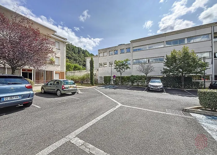 F2 Avec Terrasse, Clim, Parking Prive, Proche Centre-ville Et Thermes, Animaux Acceptes - Fr-1-451-135